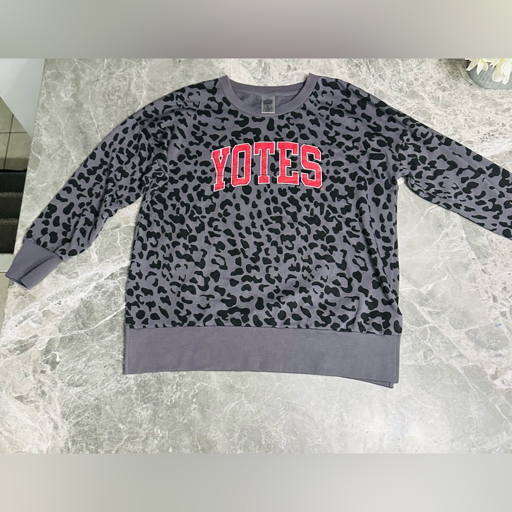 Large Womens SOUTH DAKOTA COYOTES Gameday Couture Cheetah Print  Sweatshirt